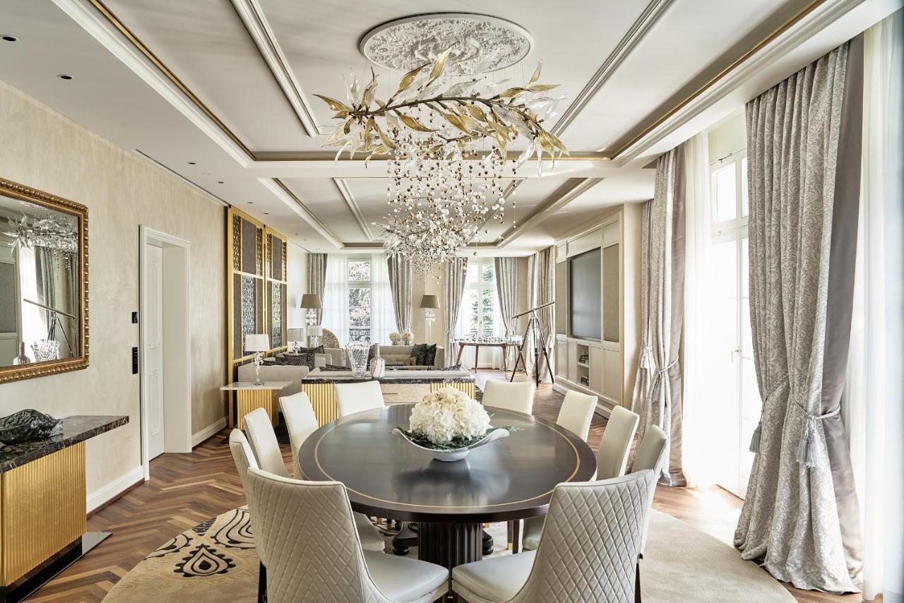Grand Hotel